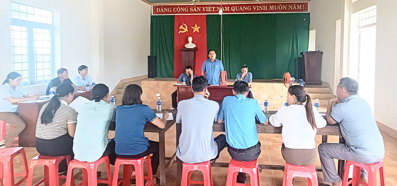 Khảo sát, nắm tình hình hoạt động  Ban công tác Mặt trận và các chi hội đoàn thể thôn trên địa bàn xã